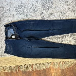 Fashion nova NWT dark blue skinny jeans stretchy